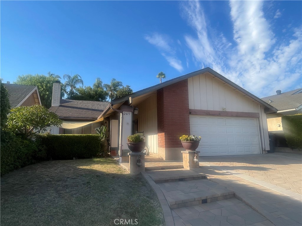 2633 E Maureen Street