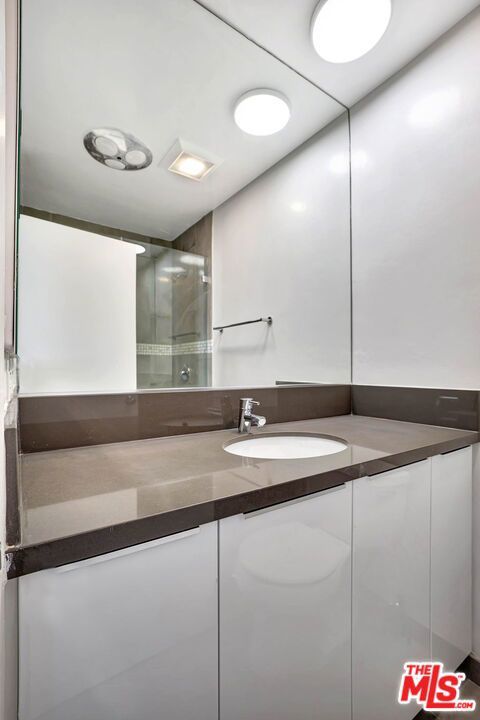 Tiny photo for 831 2nd Street, Santa Monica, CA 90403 (MLS # 26649739)