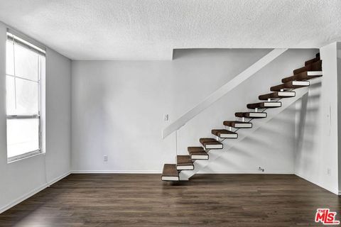 Tiny photo for 831 2nd Street, Santa Monica, CA 90403 (MLS # 26649739)