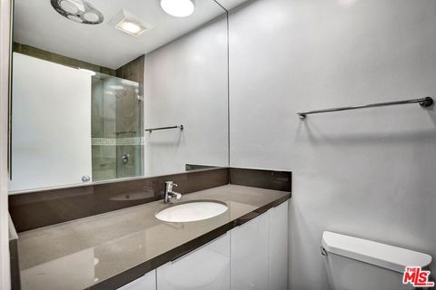 Tiny photo for 831 2nd Street, Santa Monica, CA 90403 (MLS # 26649739)