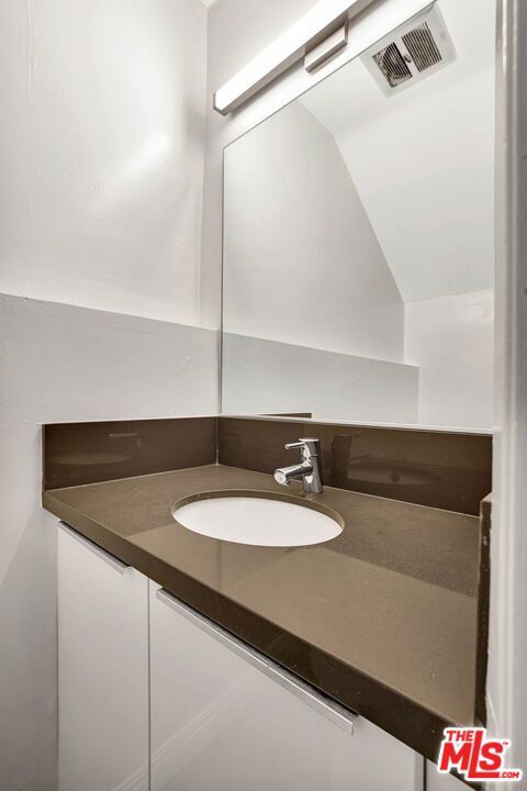 Tiny photo for 831 2nd Street, Santa Monica, CA 90403 (MLS # 26649739)