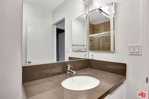 Tiny photo for 831 2nd Street, Santa Monica, CA 90403 (MLS # 26649739)