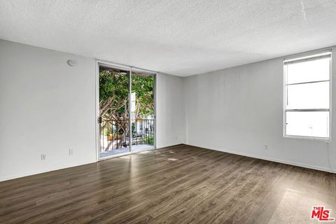 Tiny photo for 831 2nd Street, Santa Monica, CA 90403 (MLS # 26649739)