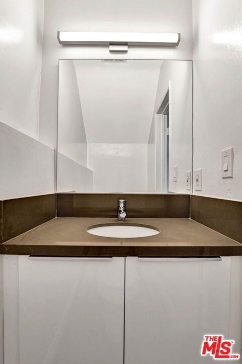 Tiny photo for 831 2nd Street, Santa Monica, CA 90403 (MLS # 26649739)