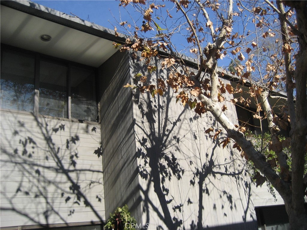 930 Colorado Boulevard 1