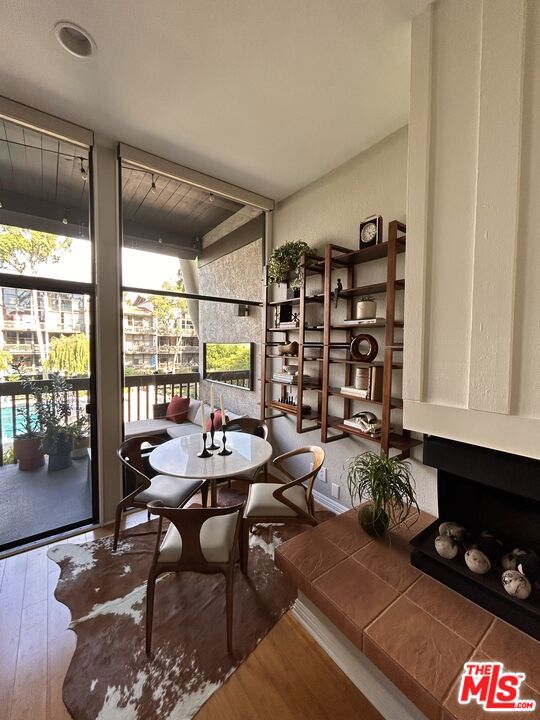 7239 Marina Pacifica Drive S DR