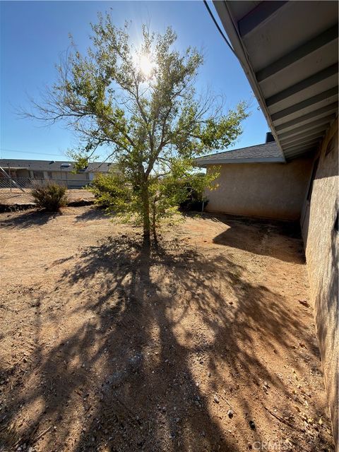 Photo of 10547 Cochiti Road, Apple Valley, CA 92308 (MLS # DW26004677)
