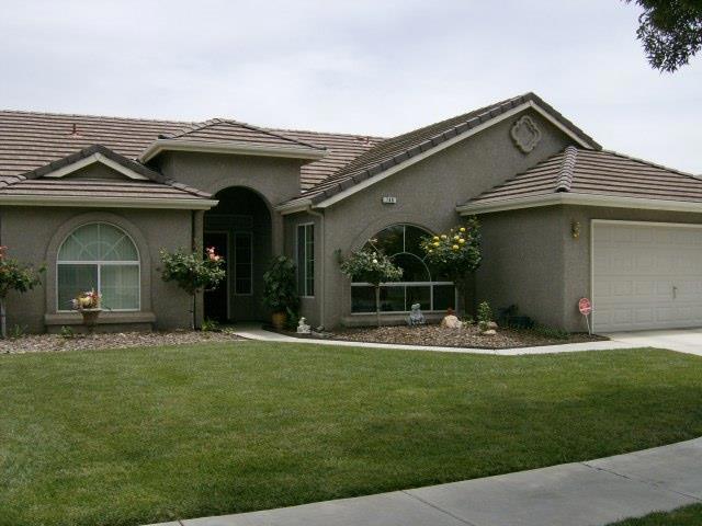 Nicest home in the neighborhood. Beautifully appointed home in perfect condition with a high end feel. Just move in, un-pack and start enjoying your new home. Extremely clean, bright open floor plan, large, open kitchen with separate breakfast/sun room. All appliances included, 3 large bedrooms and 2 nicely appointed bathrooms. Great layout and a wonderful park-like backyard for entertaining family and friends. On a cul-de-sac-close to shopping, schools & parks. This is a MUST-SEE home for your buyers.