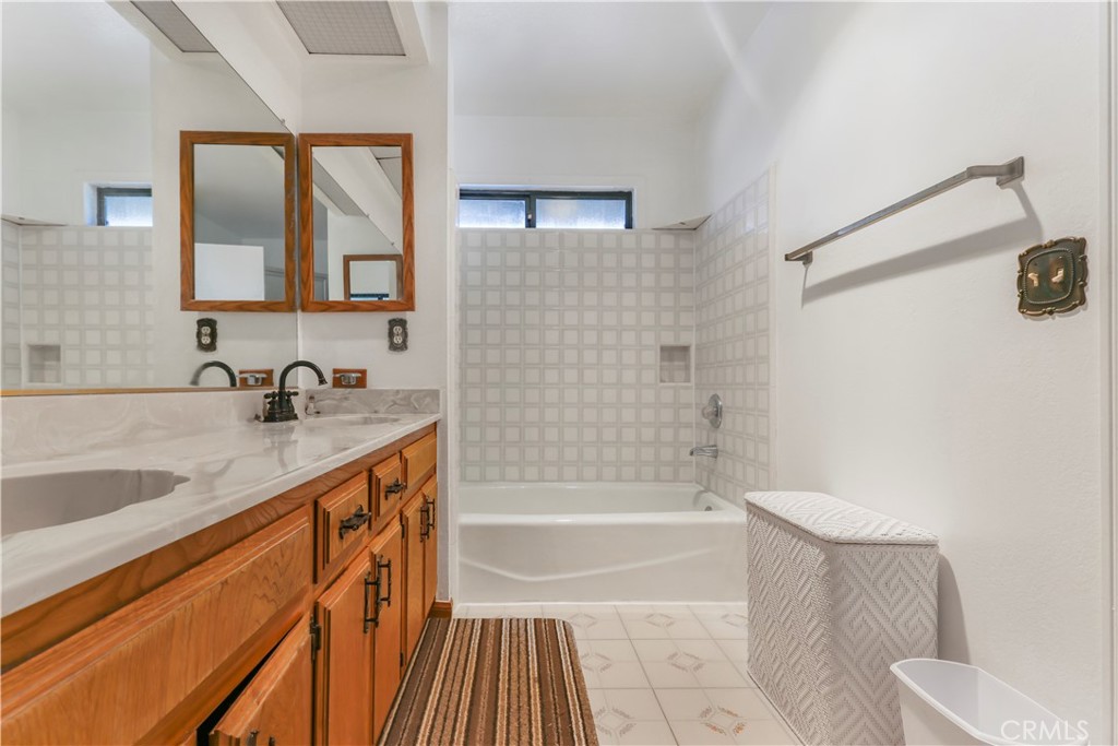 Temecula, California, 92592, United States, 3 Bedrooms Bedrooms, ,2 BathroomsBathrooms,Residential,Active,2022352
