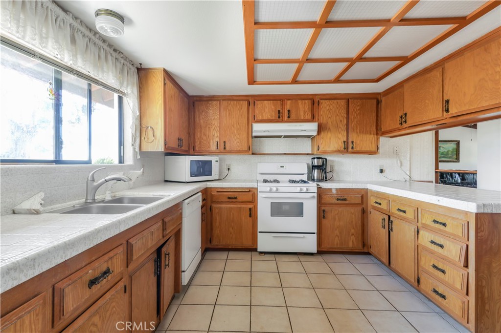 Temecula, California, 92592, United States, 3 Bedrooms Bedrooms, ,2 BathroomsBathrooms,Residential,Active,2022352