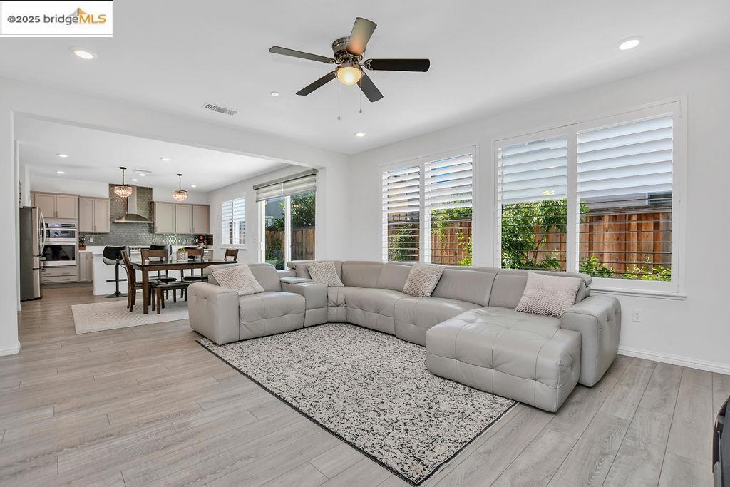 BRENTWOOD - Residential Lease