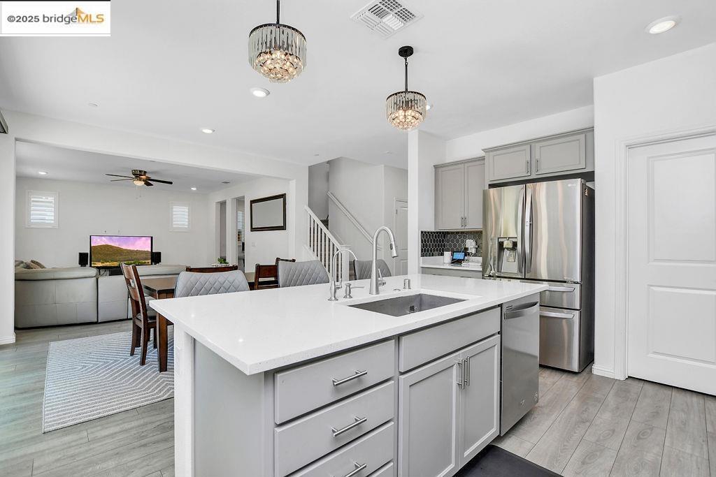 BRENTWOOD - Residential Lease