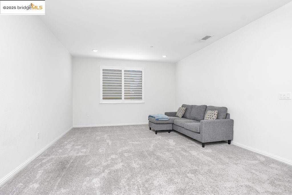 BRENTWOOD - Residential Lease