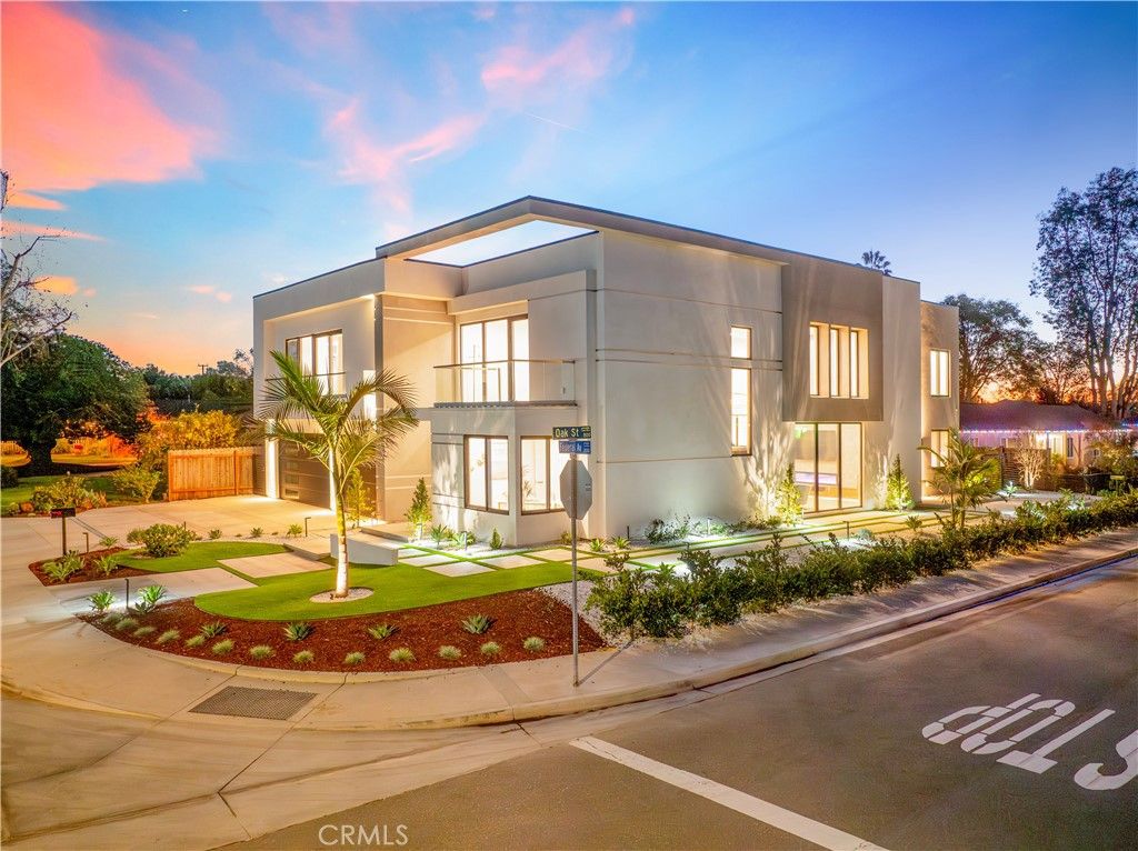 Photo of 853 Oak St, Costa Mesa, CA 92627 (MLS # OC26010089)