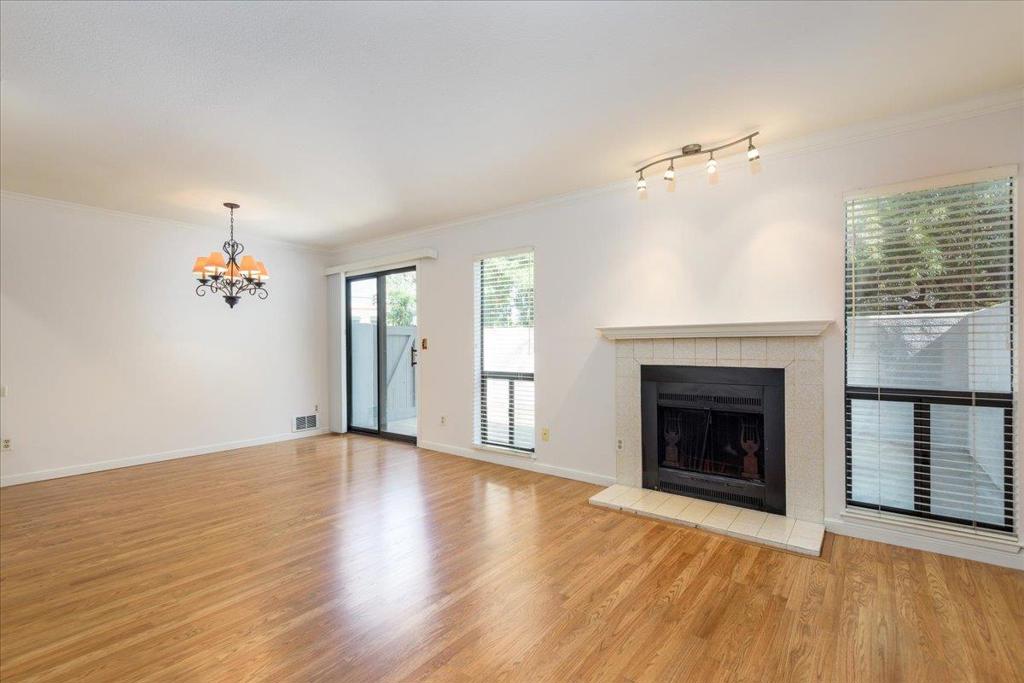 5 W Bellevue Avenue 2