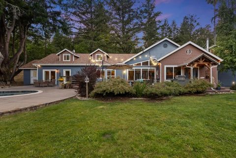 Photo of 25560 Firhaven Lane, Los Gatos, CA 95033 (MLS # ML82030968)