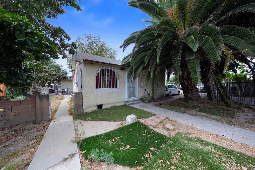 2430 W 6th Street A&B