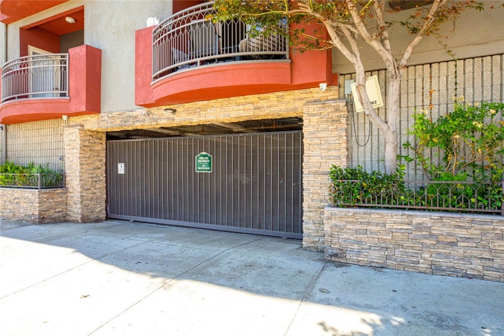 11124 Burbank Boulevard 101