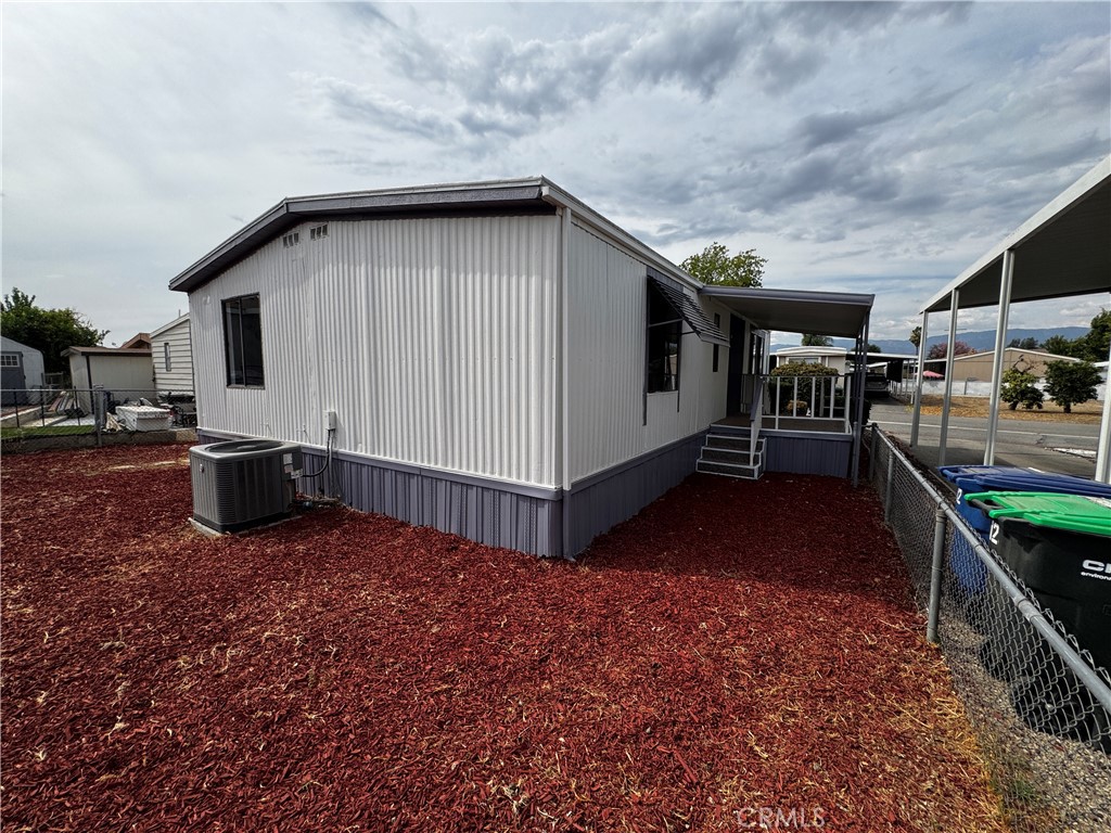 25526 Redlands Boulevard 13