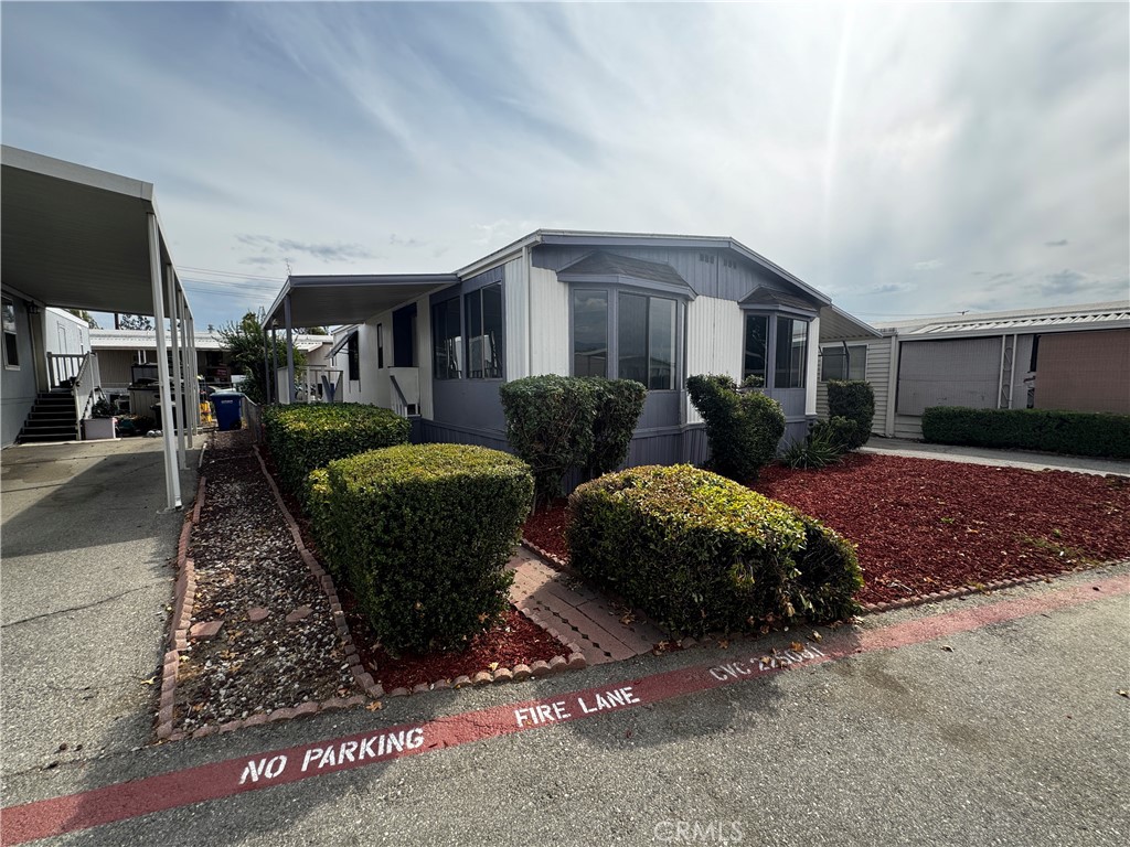 Welcome to this beautifully renovated 2-bedroom, 2-bathroom double-wide mobile home located in the desirable community of Alto Camino Mobile Home Estates in Loma Linda, CA. Offering 960 sq. ft. of living space, this home has been thoughtfully updated and is move-in ready with modern touches throughout.
Step inside to find brand-new flooring across the entire home, paired with fresh interior and exterior paint that gives the space a bright and inviting feel. The bathrooms have been tastefully renovated, offering updated finishes for comfort and convenience.
The kitchen is equipped with newly added appliances—including a stove, refrigerator, and dishwasher—all included with the property, making this a fantastic value for its next owner.
Enjoy the peaceful setting of Alto Camino Mobile Home Estates, while still being close to shopping, dining, hospitals, and freeway access for an easy commute.
? Highlights:
- 2 Bedrooms | 2 Bathrooms | 960 Sq. Ft.
- Double-wide floor plan
- New flooring throughout
- Fresh interior & exterior paint
- Renovated bathrooms
- Stove, fridge, & dishwasher included
Don’t miss the opportunity to own this move-in ready home in one of Loma Linda’s most convenient communities. Schedule your showing today!
