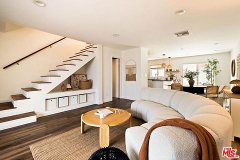 Photo of 1906 W Victory Boulevard #9, Burbank, CA 91506 (MLS # 26832795)