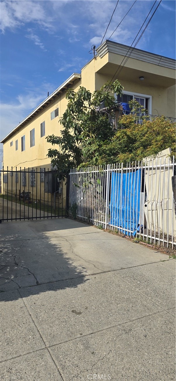 717 W 54th Street