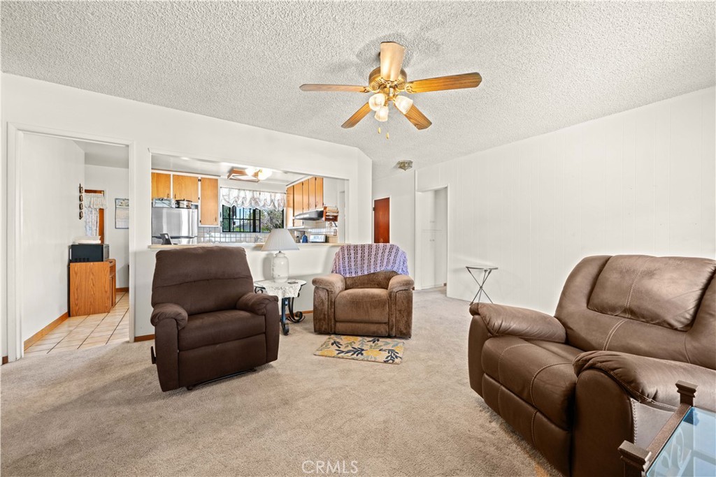 1047 Bradford