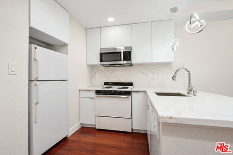 Tiny photo for 1440 Veteran Avenue #225, Los Angeles, CA 90024 (MLS # 26872329)