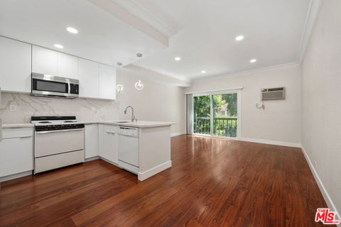 Tiny photo for 1440 Veteran Avenue #225, Los Angeles, CA 90024 (MLS # 26872329)
