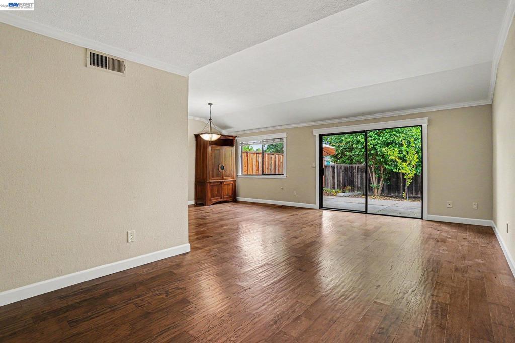13 Glen Valley Circle