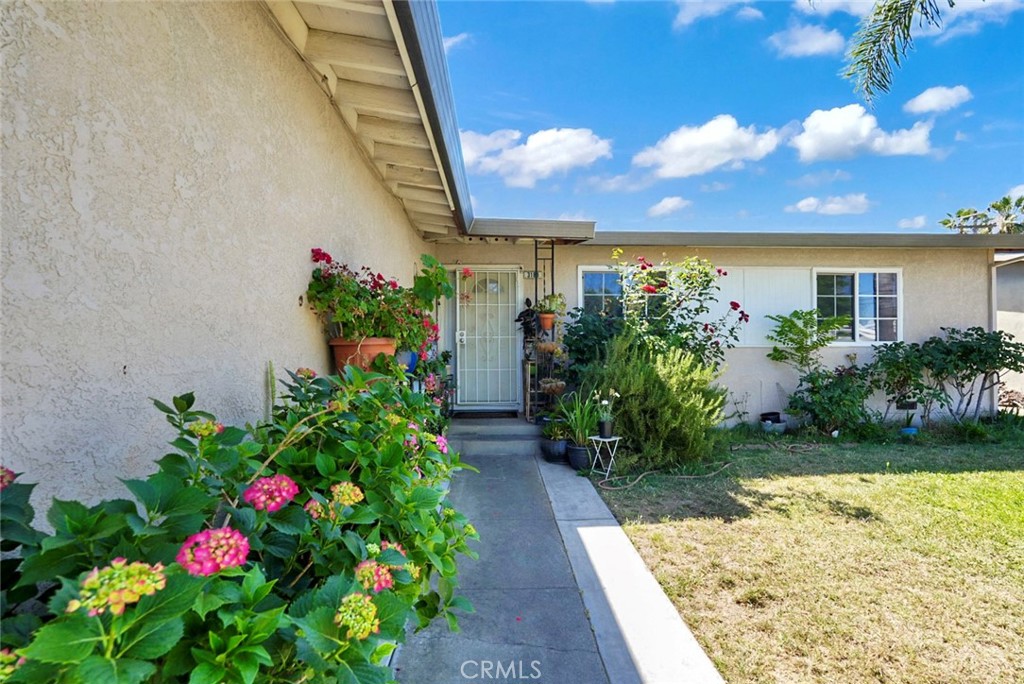 3183 Dakota Street