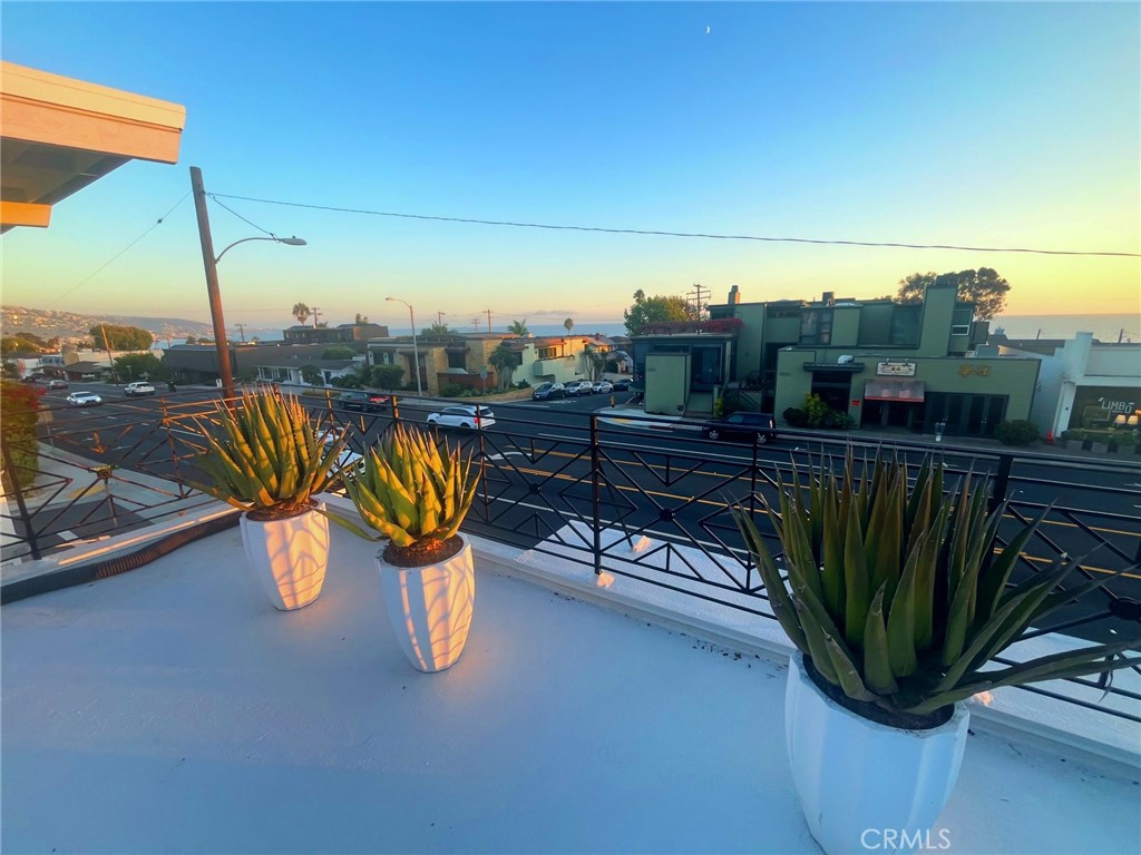 1220 N Coast Highway