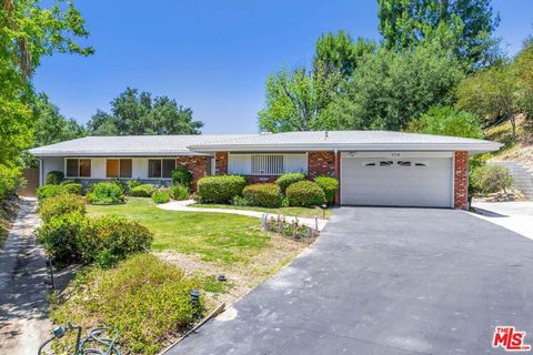 Photo of 5716 Star Lane, Woodland Hills, CA 91367 (MLS # 26845967)