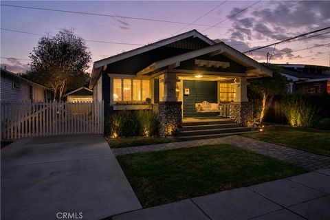 Photo of 417 Orizaba AVE, Long Beach, CA 90814 (MLS # PW26138582)