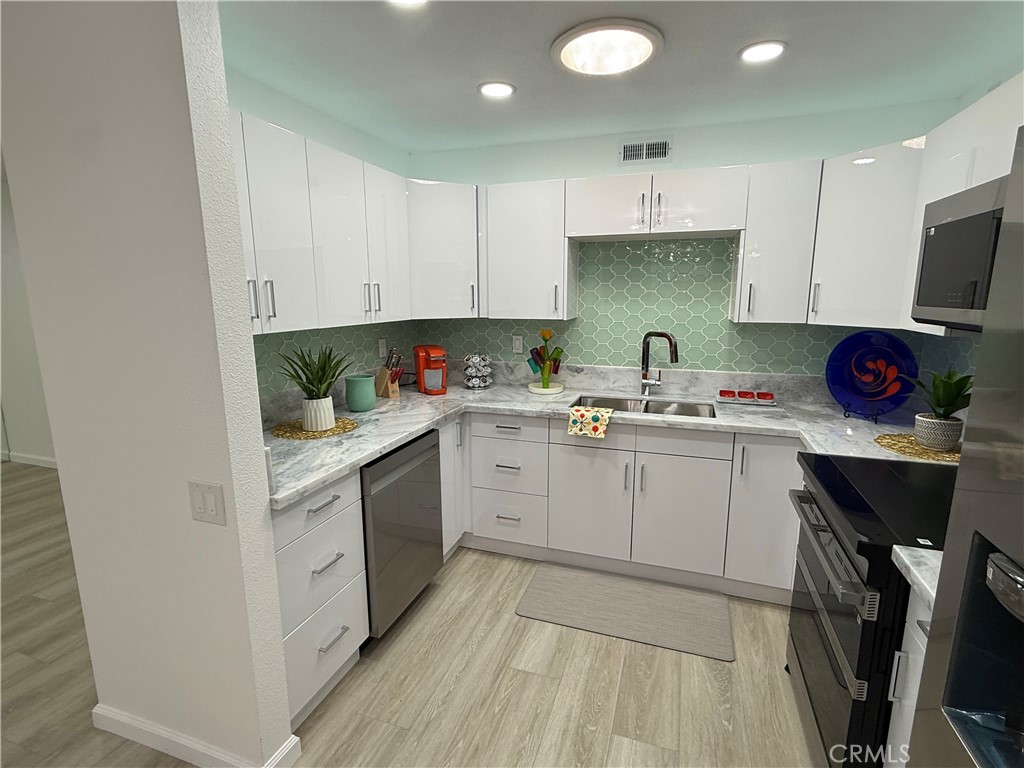 1457 Sunflower Circle N