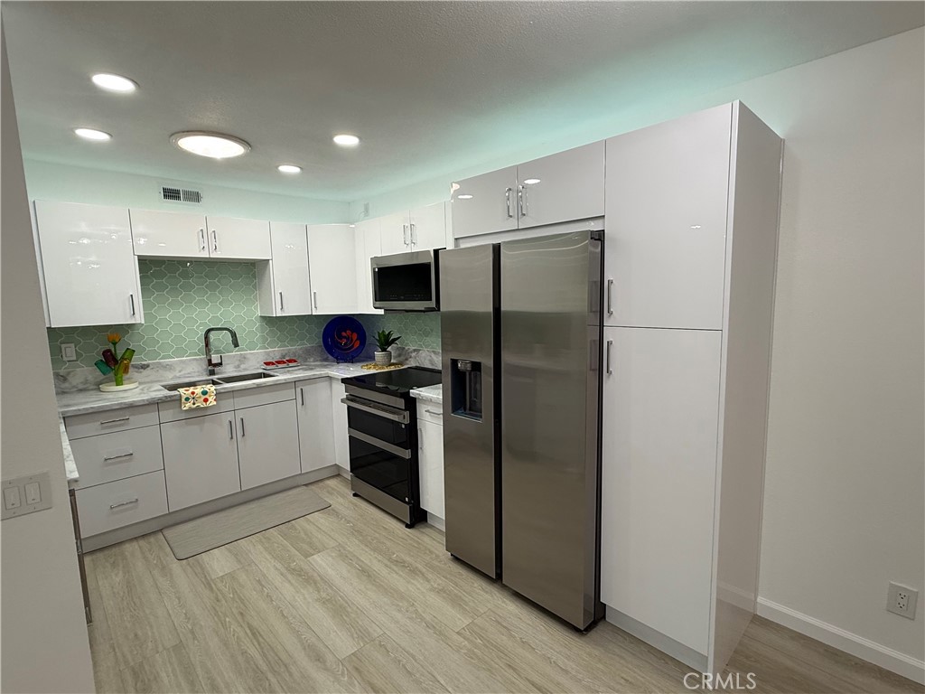 1457 Sunflower Circle N