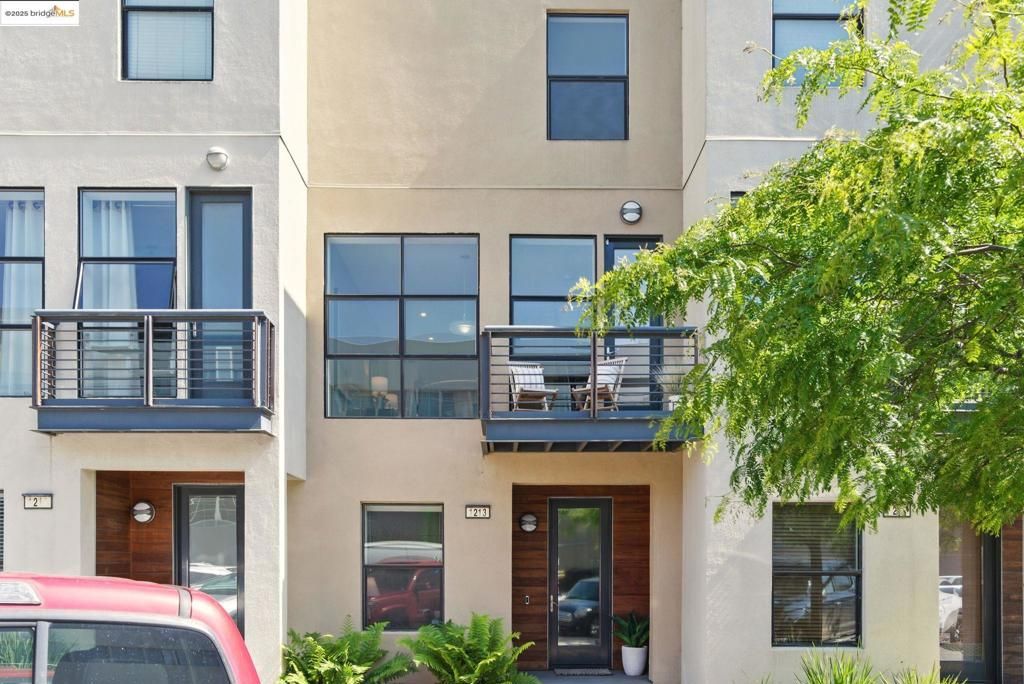 listing image 130720553956515465277