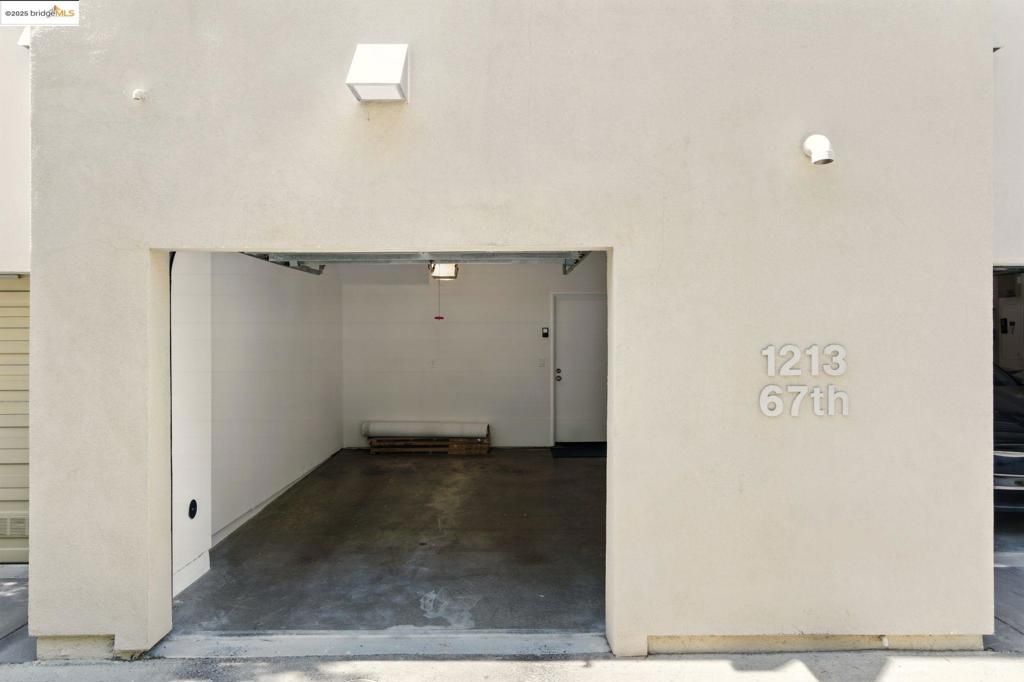 listing image 130729049613006585493