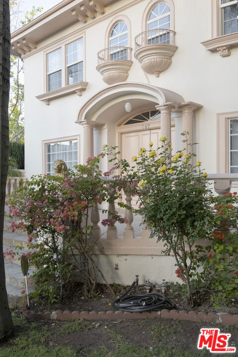 269 S Norton Avenue
