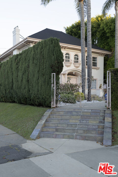 269 S Norton Avenue