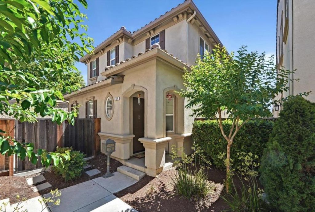 Photo of 125 Lusitano Way, Gilroy, CA 95020 (MLS # ML82024808)