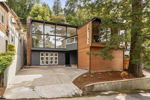 Photo of 6406 Oakwood Dr Dr, Oakland, CA 94611 (MLS # 41131753)