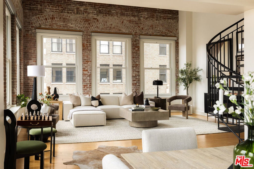 253 S Broadway