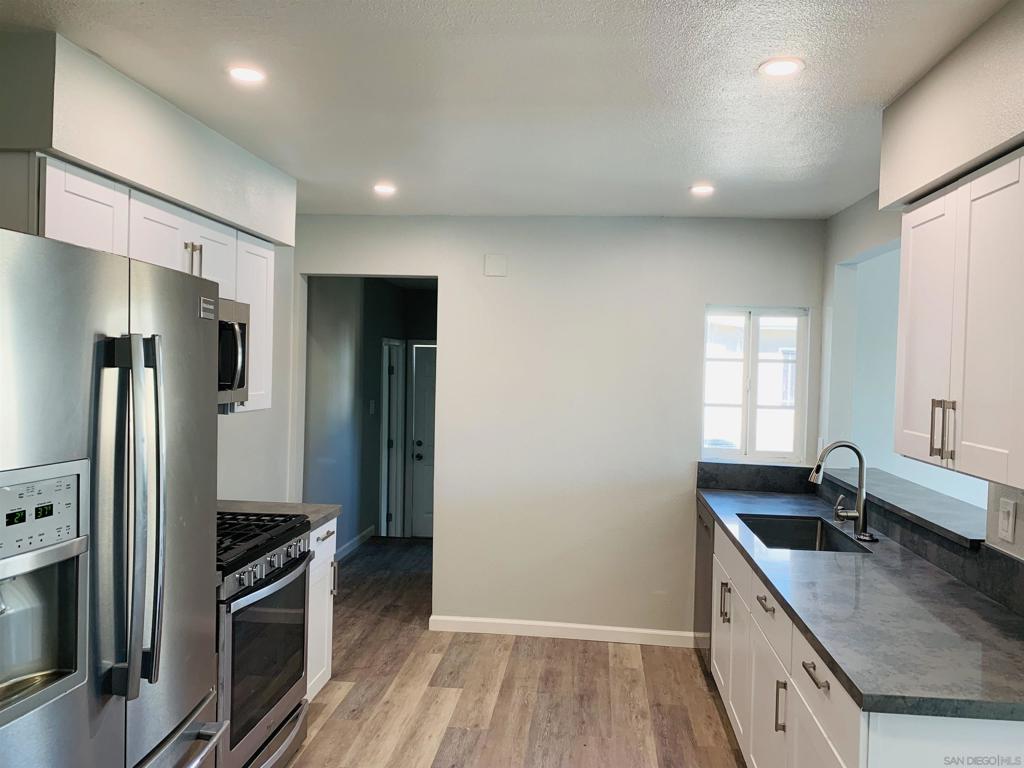 459 N CUYAMACA