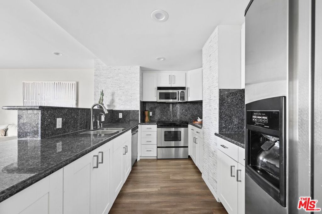 2160 Century Park E 1103