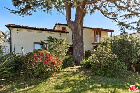 Photo of 1304 San Vicente Boulevard, Santa Monica, CA 90402 (MLS # 26851451)
