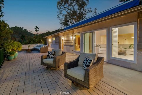 Photo of 1660 Ferrari Drive, Beverly Hills, CA 90210 (MLS # PV25221617) Photo of 1660 Ferrari Drive, Beverly Hills, CA 90210 (MLS # PV25221617)