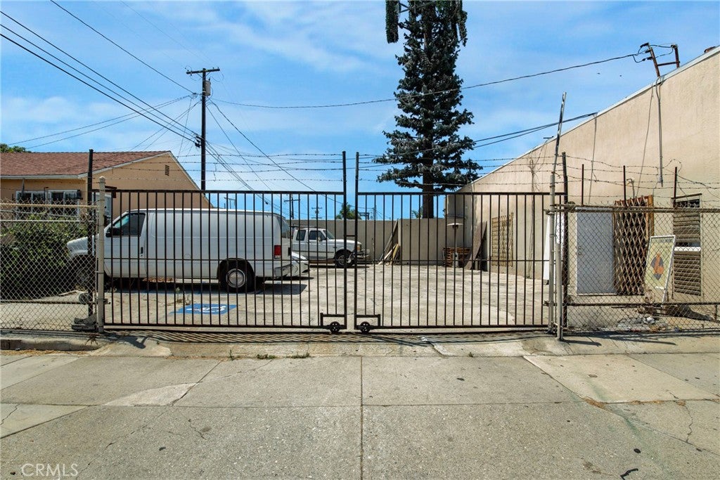 3800 W Imperial Hwy