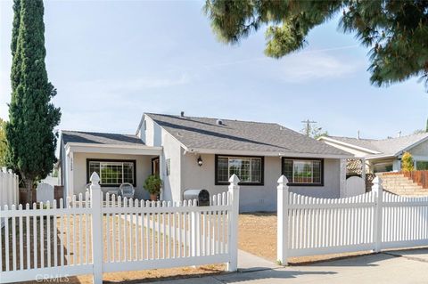 Photo of 17268 San Fernando Mission Boulevard, Granada Hills, CA 91344 (MLS # SR26074483)