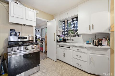 Tiny photo for 9231 Hunt Avenue, South Gate, CA 90280 (MLS # IV26158290)